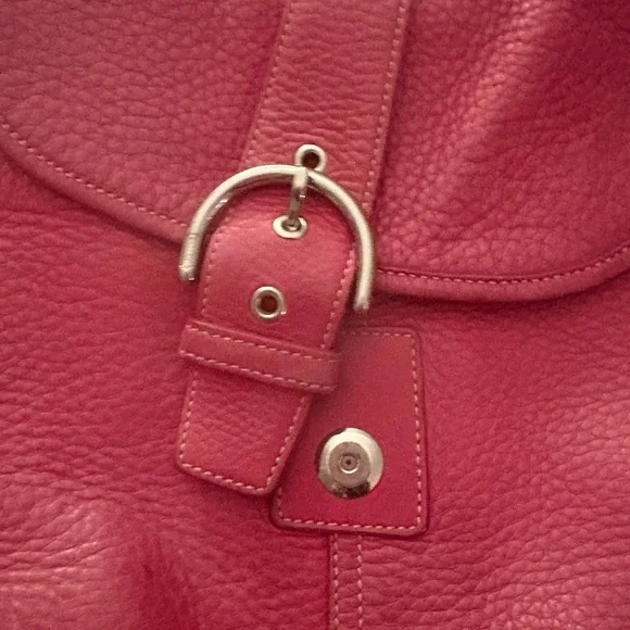 LAST CHANCE ❤️Coach Vintage Pink Pebbled Leather Boho Beautiful Buckle Bag - Picture 4 of 8